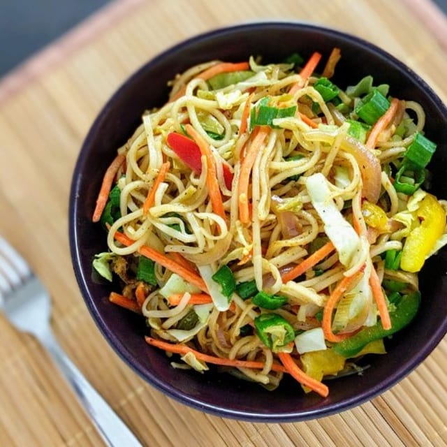 Veg Hakka Noodles Combo.