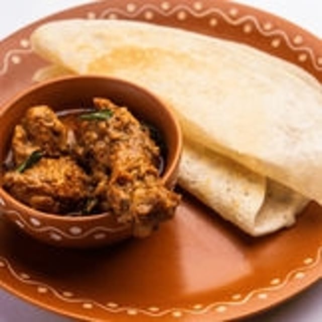 Kal Dosa With Chicken Kulambu (3 Pcs).