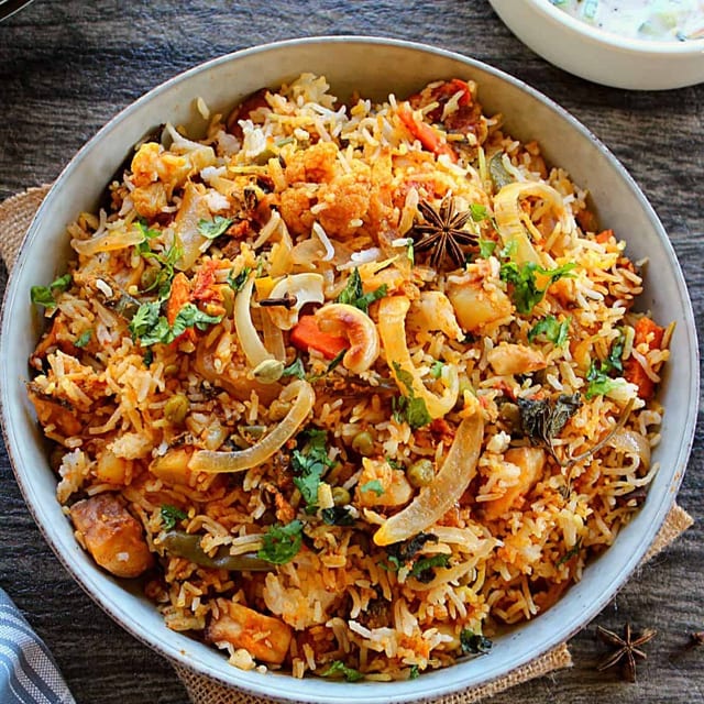 Biriyani Combo - 1 Veg & 1 Chennai Metro Chicken.