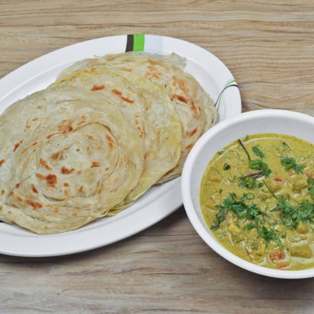 Parotta With Veg Curry (2 Pcs).