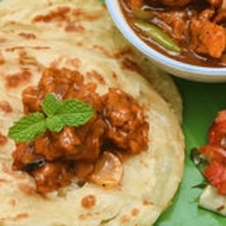 Parotta With Chicken Salna (2 Pcs)